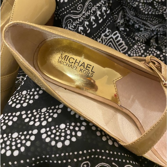 Michael Kors heels - Picture 2 of 4